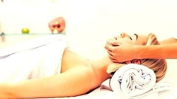 Ανακαλύψτε τα καλύτερα ινστιτούτα ομορφιάς και σπα στις Γούβες Κρήτης για τις ανάγκες χαλάρωσης και ευεξίας κατά τη διάρκεια των διακοπών σας. Από πολυτελείς θεραπείες έως εξειδικευμένο μασάζ, περιποίηση σώματος έως fish spa, βρείτε την τέλεια εμπειρία περιποίησης με λεπτομερείς κριτικές και αξιολογήσεις. Ρίξτε μια ματιά στη λίστα με τα προτεινόμενα κομμωτήρια και σπα για την απόλυτη εμπειρία χαλάρωσης και απολαύστε τις καλύτερες υπηρεσίες και θεραπείες στις Γούβες.