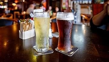 Ανακαλύψτε τα καλύτερα bar στις Γούβες Ηρακλείου Κρήτης και σε κοντινές περιοχές! Από χαλαρά beach bars και cocktail lounges μέχρι παραδοσιακές ταβέρνες και bar restaurants, σας παρουσιάζουμε τα καλύτερα μέρη για να πιείτε ένα ποτό στην περιοχή. Ο οδηγός μας θα σας βοηθήσει να βρείτε το ιδανικό μέρος για να απολαύσετε ένα κοκτέιλ, ένα αναψυκτικό, μια παγωμένη μπύρα ή μια κρητική ρακή. Ετοιμαστείτε για μια υπέροχη βραδινή έξοδο στα καλύτερα μπαρ στις Κάτω Γούβες Ηρακλείου Κρήτης!