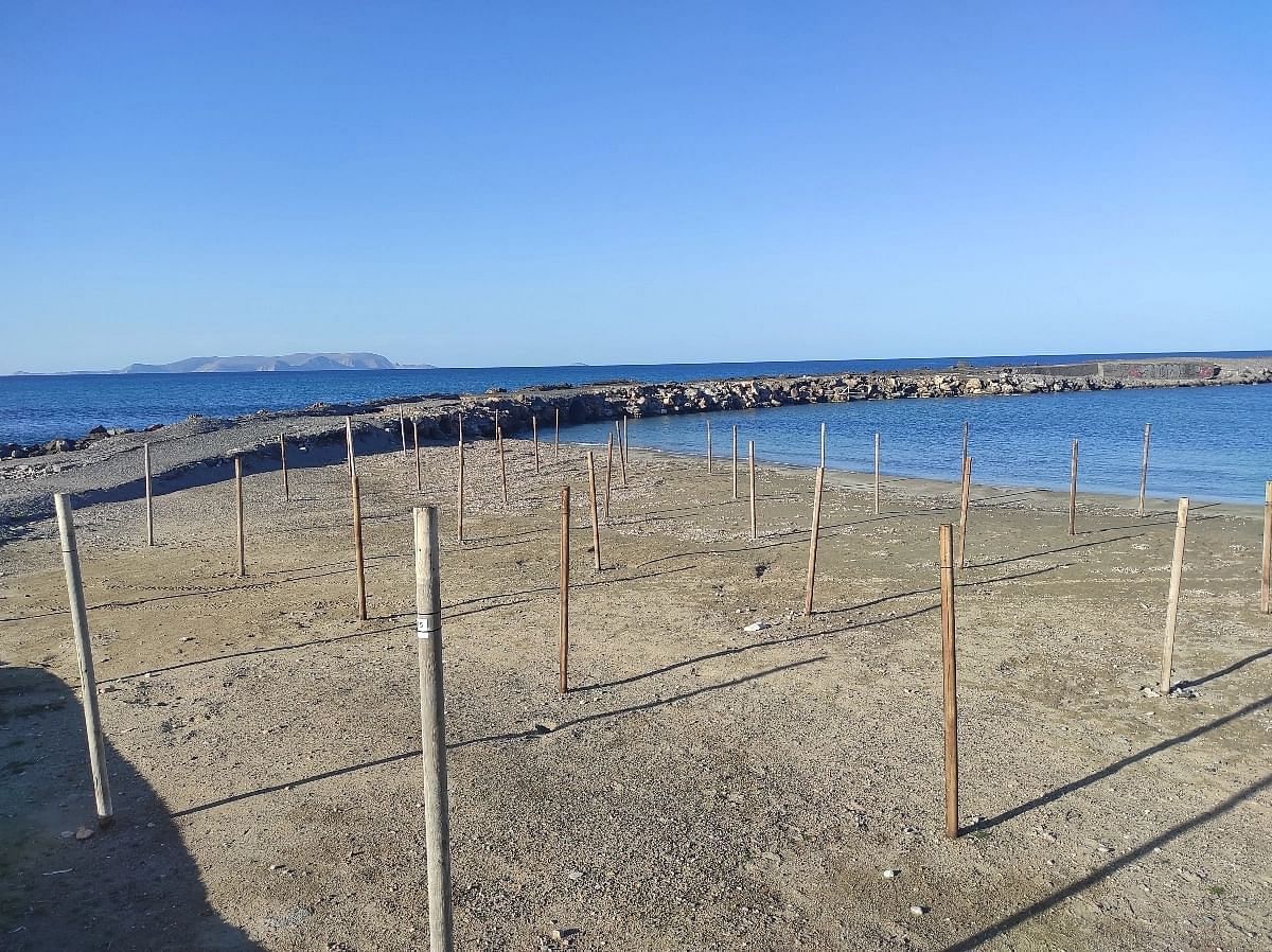Ζήστε τη μαγευτική ομορφιά του σημείου Λιμανάκι στην παραλία των Κάτω Γουβών τον Φεβρουάριο. Θαυμάστε τη μαγευτική θέα που προσφέρει αυτή η περιοχή και απολαύστε την ήρεμη ατμόσφαιρα που προσφέρει - ένας τέλειος τρόπος για να ξεφύγετε από την ταραχώδη καθημερινότητά σας. Μη χάσετε την ευκαιρία να θαυμάσετε τα θαύματα της φύσης αυτή την εποχή του χρόνου!